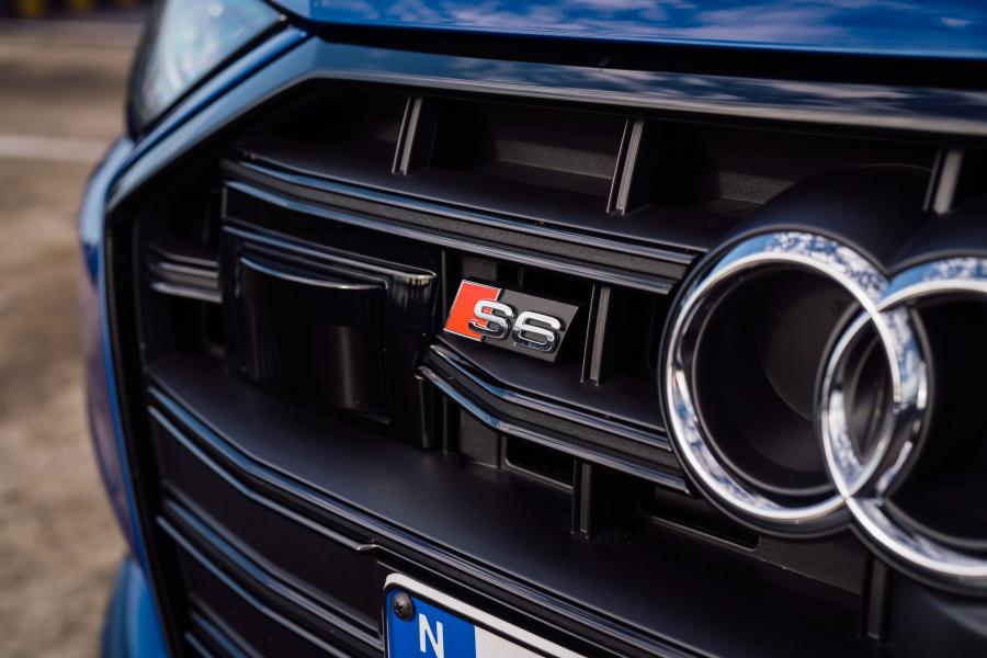 Логотип Audi S6 Sedan TFSI (C8) 2020 года  (AU) (фото 4 из 35)